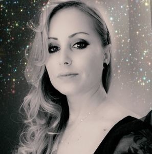 Meet your Posher, Genevieve